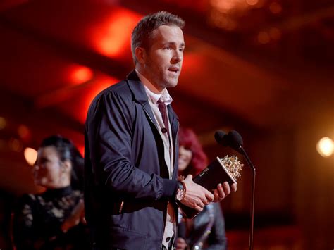 Mtv Movie Awards 2016 Ryan Reynolds Wins Best Comedic