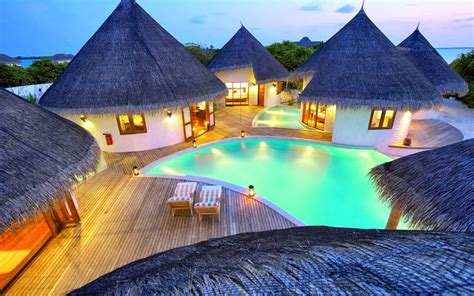 top   resorts  honeymoon   maldives