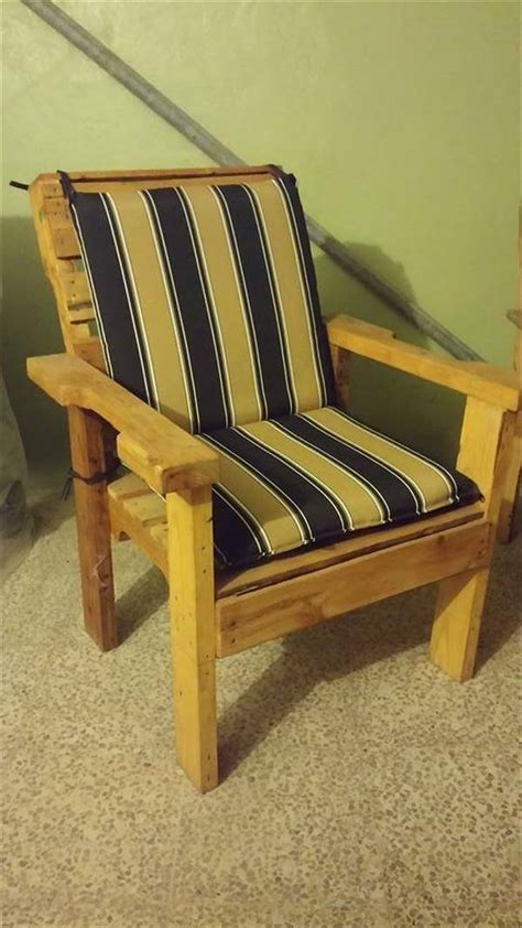 diy recycled wooden pallet chair  pallets