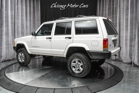 jeep cherokee sport  lifted  service clean  sale special pricing