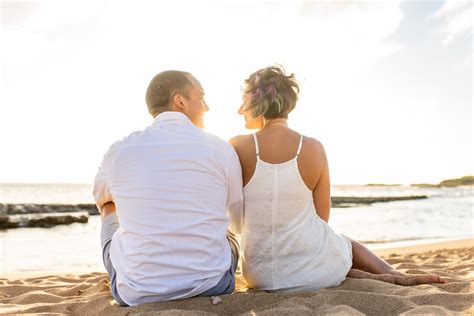 top kauai couples photographers couples portraits in