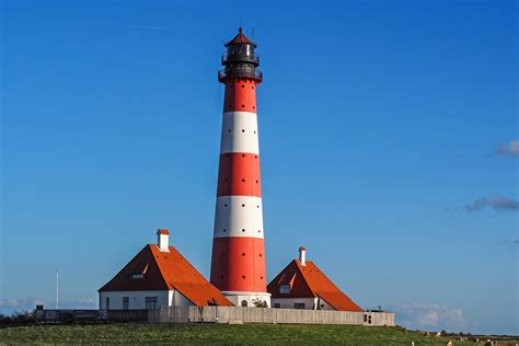 white  red lighthouse  image peakpx