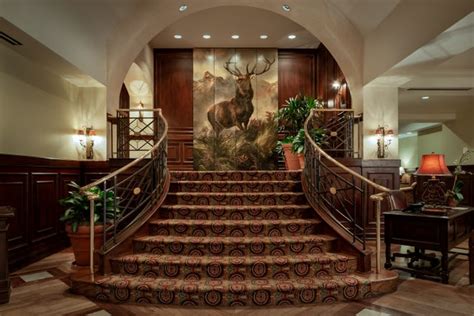 hotel social distancing  stunning staircases   avoid  elevator