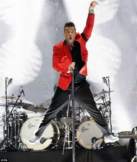 Let Us Entertain You Robbie Williams Closes The Summertime Ball With