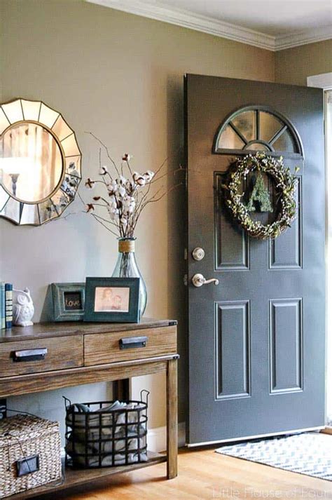 welcoming fall inspired entryway decorating ideas