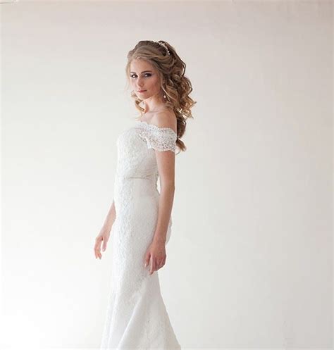 pronovias drum lace sheath wedding dresses   lincoln   sheath wedding dress lace