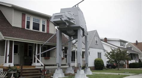 ohio man built   foot   replica   front lawn  halloween shouts