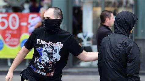 les hooligans russes promettent un festival de violence au mondial 2018