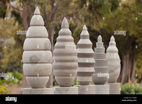 melbourne museum australia sculpture  australian artist akio makigawa  carlton gardens