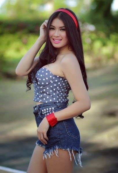 Seductive Photos Of Filipina Model Alyssa Lagahino Exotic Pinay Beauties