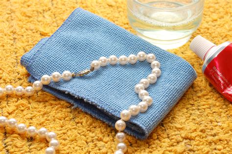 clean  pearl necklace  steps  pictures wikihow