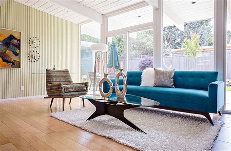tips  choosing  bold accent color   mid century modern home