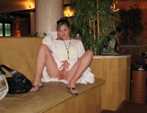 Girlfriend Upskirt In The Lobby Thunder007