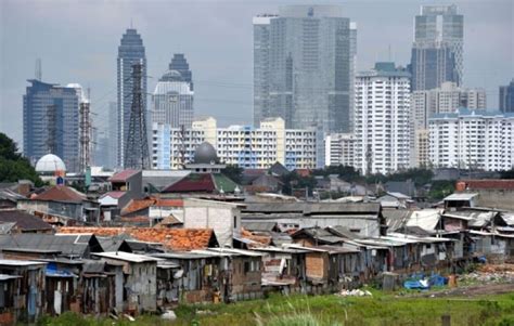 Urbanisasi Dan Ketimpangan Kebijakan