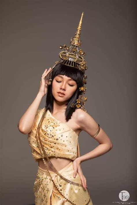 ปักพินโดย Mai Anh Tran ใน Thai Portrait ชุด ชุดแฟนซี เครื่องประดับ