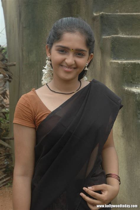 film actress photos sanusha hot in half saree bra visible