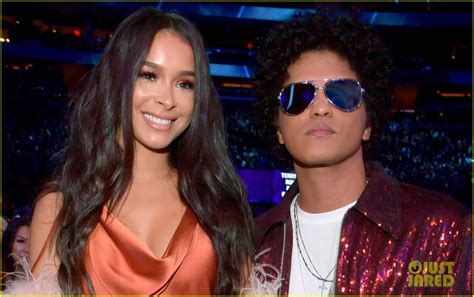 Full Sized Photo Of Bruno Mars Girlfriend Jessica Caban 2018 Grammys 05