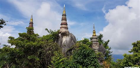 wat chaloem phra kiat przepiekne pagody rozsiane na szczytach geozakrecona