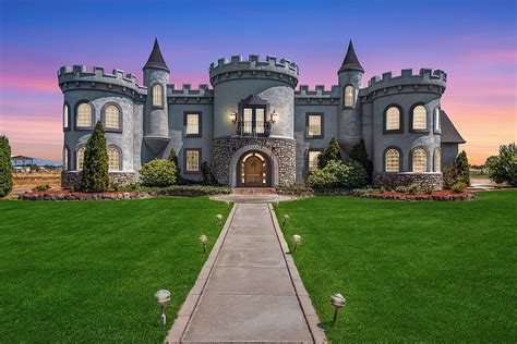 castles exist  idaho  kunas iconic castle house