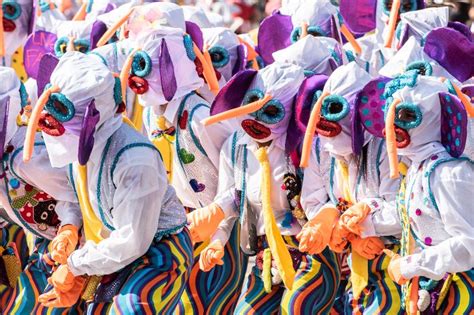 carnaval madrid  disfraces desfile manteos sardinas  mas