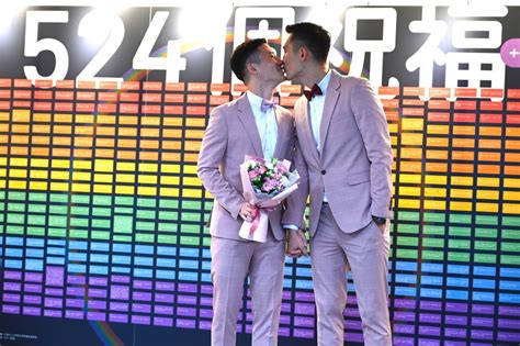 here are the first same sex couples to say i do in