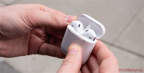 apple   plans  launch airpods pro     october