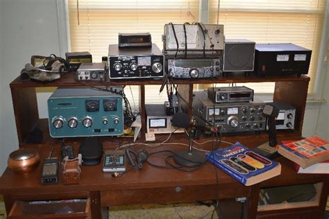 online only auction vintage ham radio equipment starts on