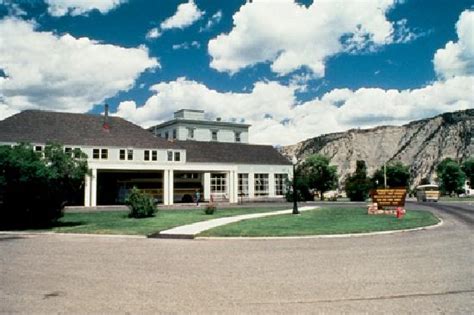 mammoth hot springs hotel and cabins parque nacional de yellowstone
