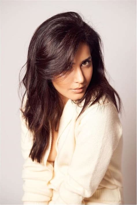 Rashi Khanna Hot Exposing Photoshoot Stills Actress Album