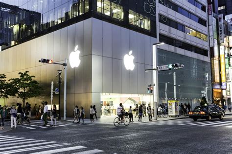 apple lucky bag promotion hitting stores  japan  jan  digital trends