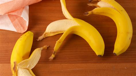 you ve been peeling bananas wrong your whole life [video]