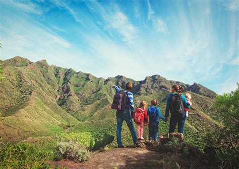 tips  day hiking  young children  outdoorsy families