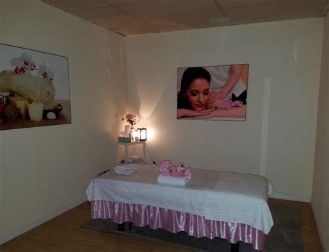 oasis barbar shop and massage parlour contacts location and reviews