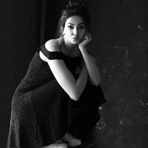 Bollywood Actress Photoshoot Saba Qamar
