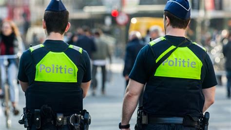 politie belgie vindt lichaam piloot die tijdens vlucht uit helikopter viel rtl nieuws