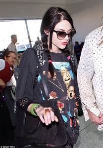 frances bean cobain flies out of lax with fiancé isaiah silva daily mail online
