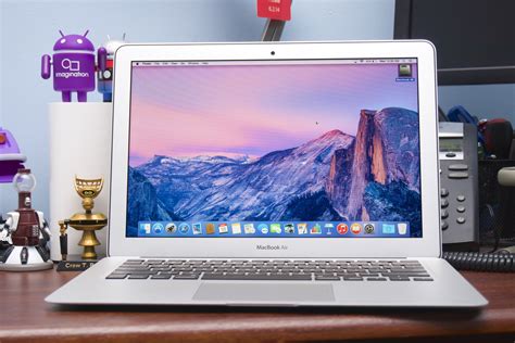 review   macbook airs  trailblazing design  showing  age ars technica