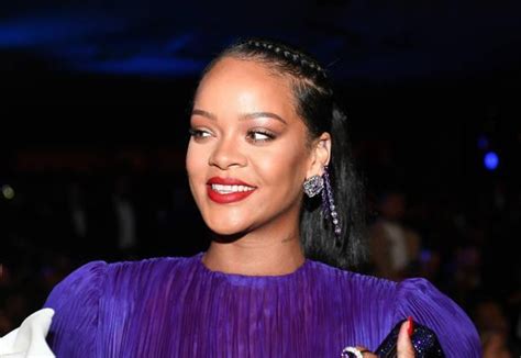rihanna made a major donation to new york healthcare workers video