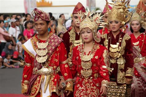 mengenal masyarakat adat lampung saibatin indonesia kaya