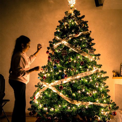 las  tradiciones navidenas mas extranas en el mundo hola telcel