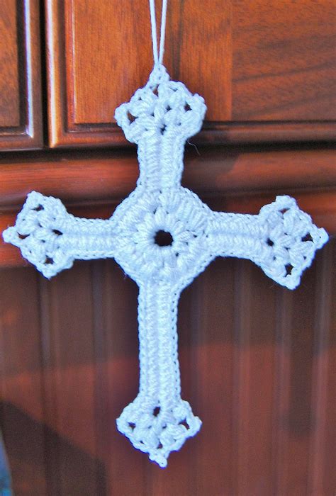 lacy cross crochet pattern petals  picots