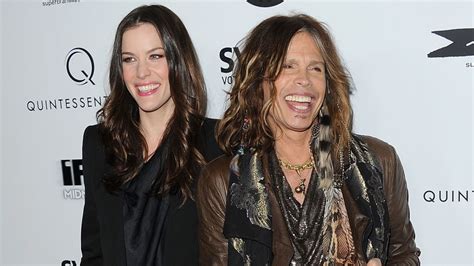 liv tyler gives big thumbs up to father s fiancee cnn
