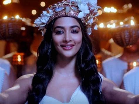 Why Pooja Hegde Was Selected To Play Chaani In Hrithik S Mohenjo Daro