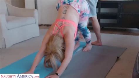 sara jay y su instructor de yoga porn videos