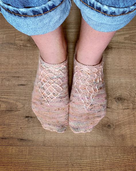 ravelry nemo socks pattern  roos vlaskamp
