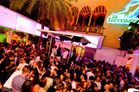 barcelona clubs  places  experience  citys  nightlife party earth