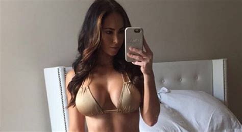 12 awesome reasons to follow smoking hot fitness model hope beel on