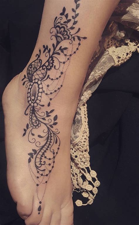 Lace Tattoo Ideas © Tattoo Artist Alex Labeguerie 💓💓💓 Feminine Tattoos