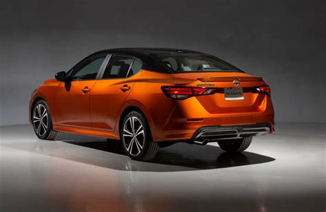 nissan sentra trim levels  packages safety features pricing