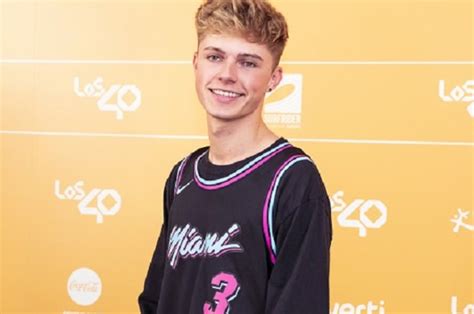 Hrvy Reveals Fans Bizarre Foot Fetish At Radio 1 S Big Weekend Daily